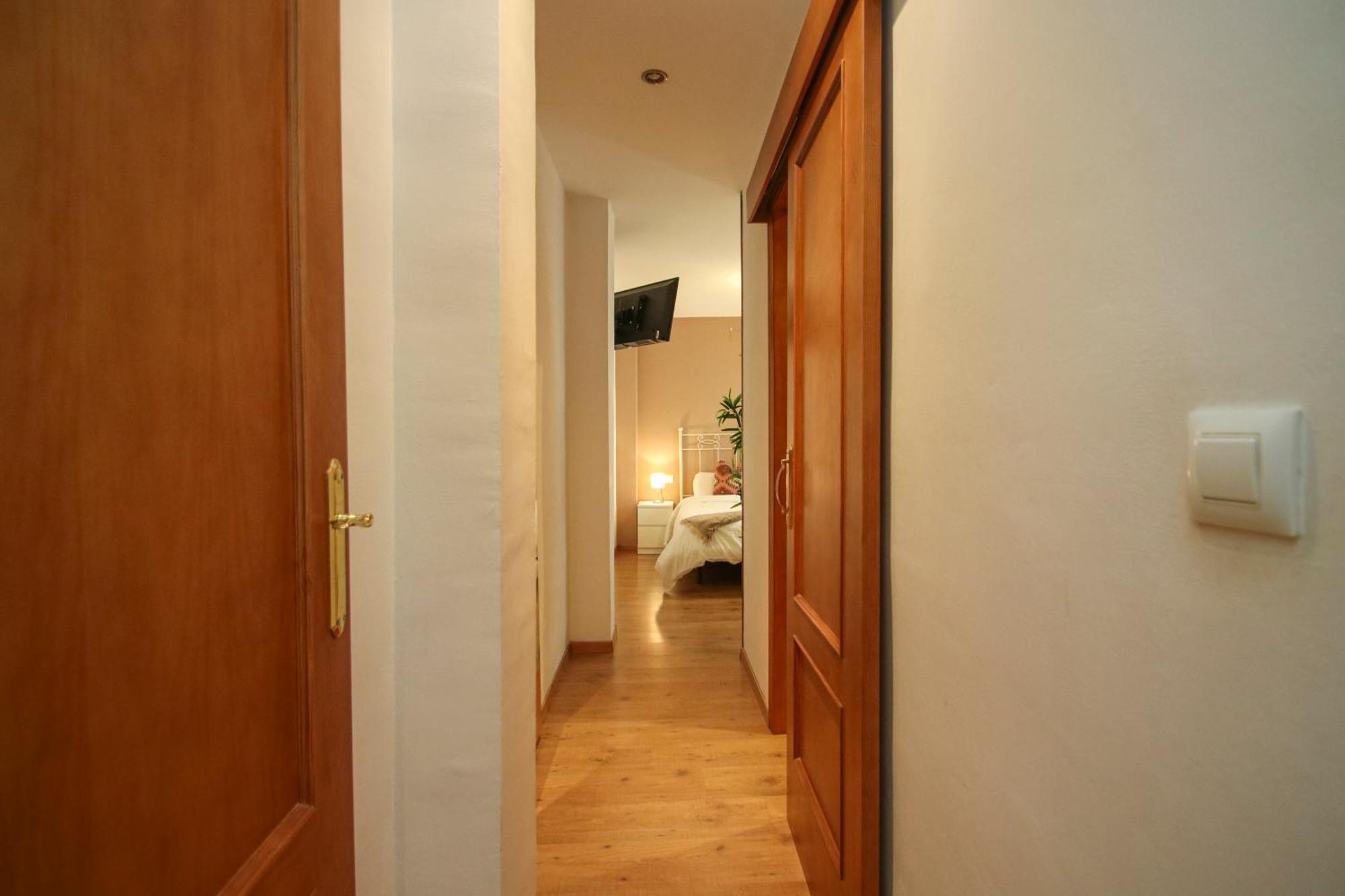 Spacious 2 Bedroom Apt In The Heart Of Triana Seville Ngoại thất bức ảnh