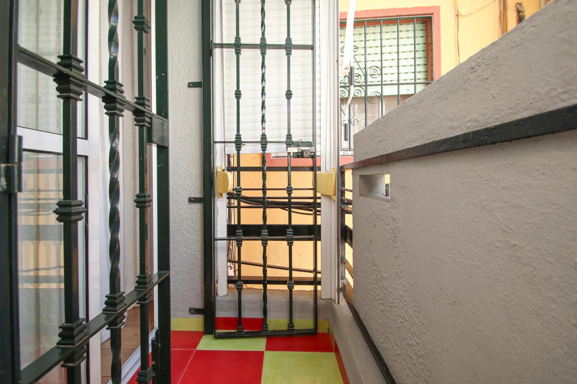 Spacious 2 Bedroom Apt In The Heart Of Triana Seville Ngoại thất bức ảnh